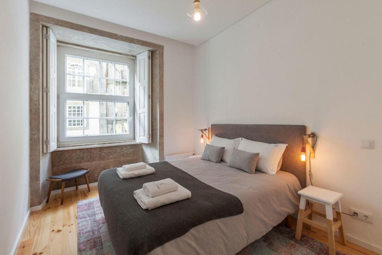 Old Stone Flats By Host Wise Apartment Porto Bagian luar foto