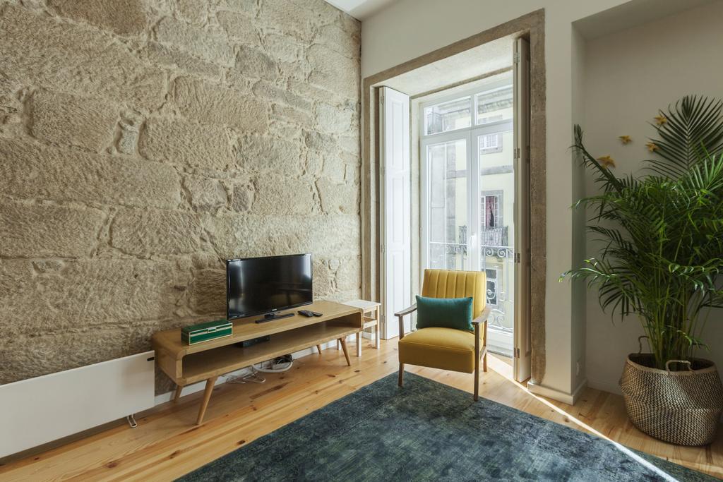 Old Stone Flats By Host Wise Apartment Porto Bagian luar foto