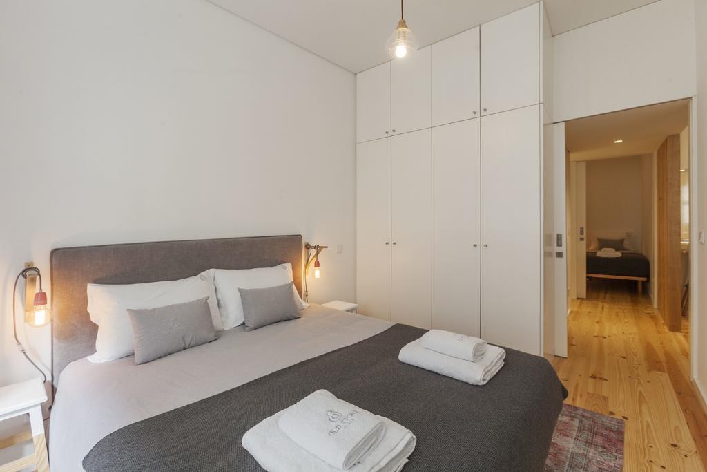 Old Stone Flats By Host Wise Apartment Porto Bagian luar foto