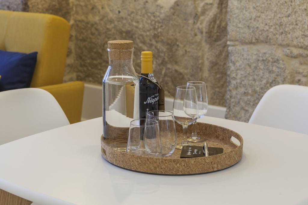 Old Stone Flats By Host Wise Apartment Porto Bagian luar foto