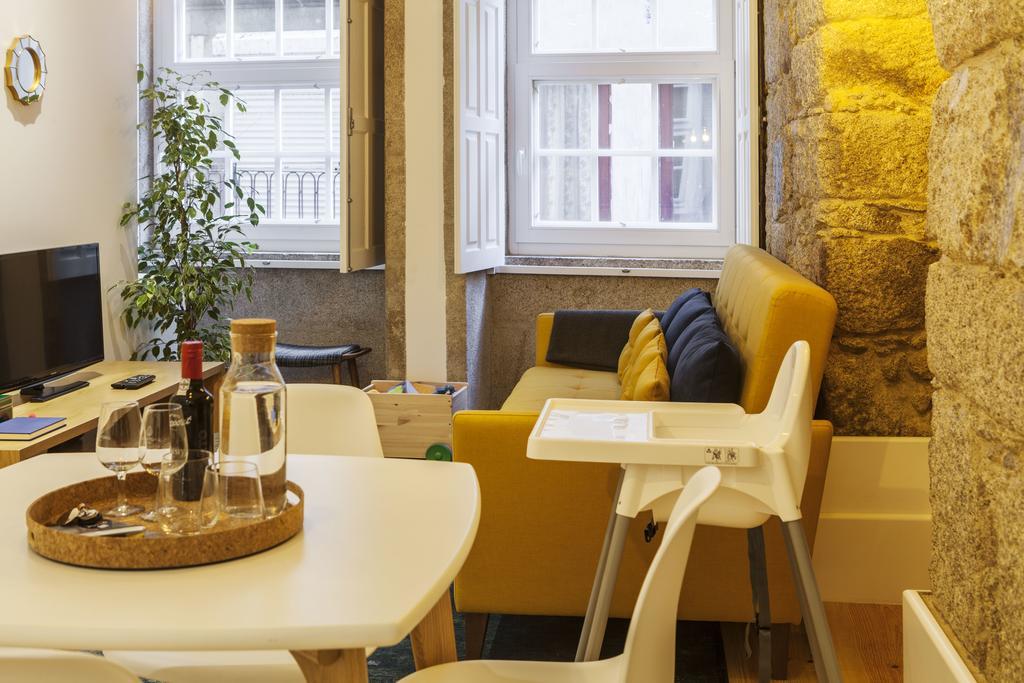 Old Stone Flats By Host Wise Apartment Porto Bagian luar foto