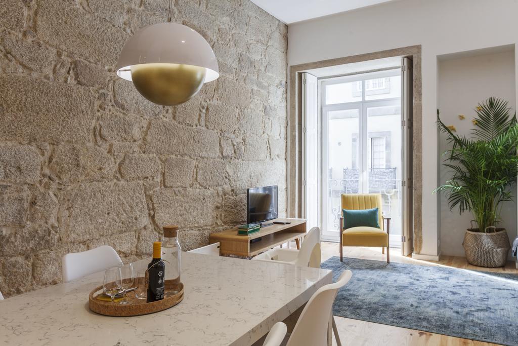 Old Stone Flats By Host Wise Apartment Porto Bagian luar foto